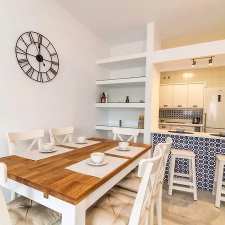 Well-located 3bdr In Apartment Fuengirola