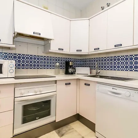 Well-located 3bdr In Apartment